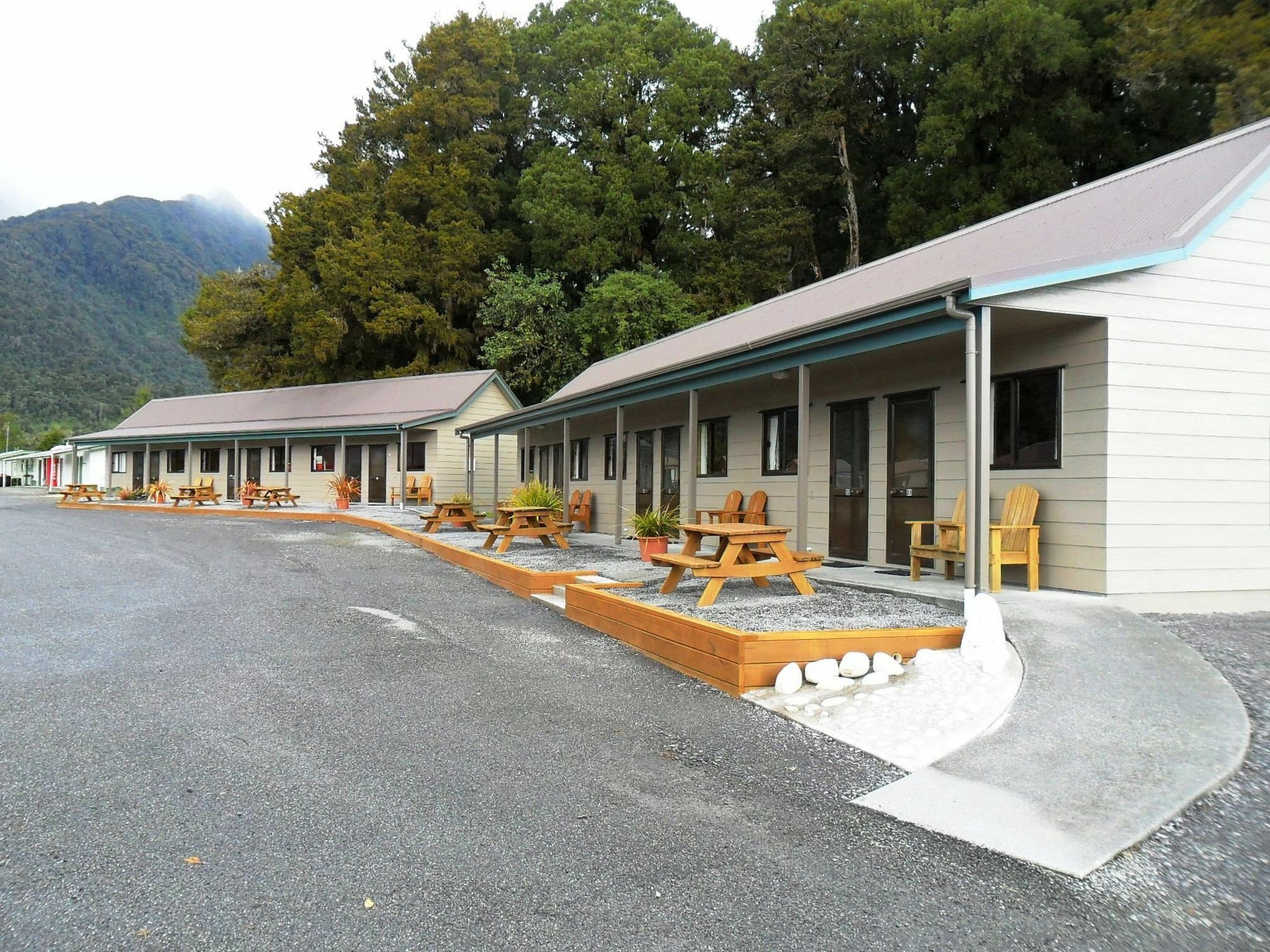 Fox Glacier Top 10 Holiday Park & Motels Exterior photo